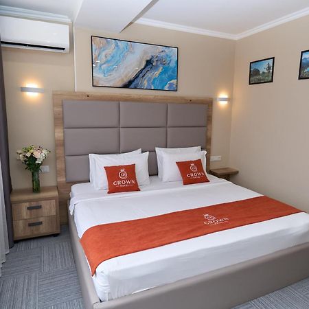 Crown Hotel Bishkek Ngoại thất bức ảnh