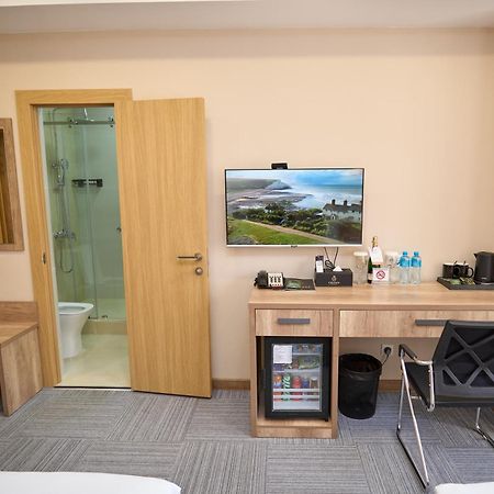 Crown Hotel Bishkek Ngoại thất bức ảnh