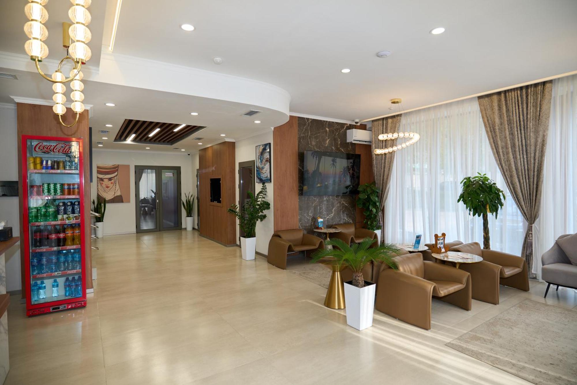 Crown Hotel Bishkek Ngoại thất bức ảnh