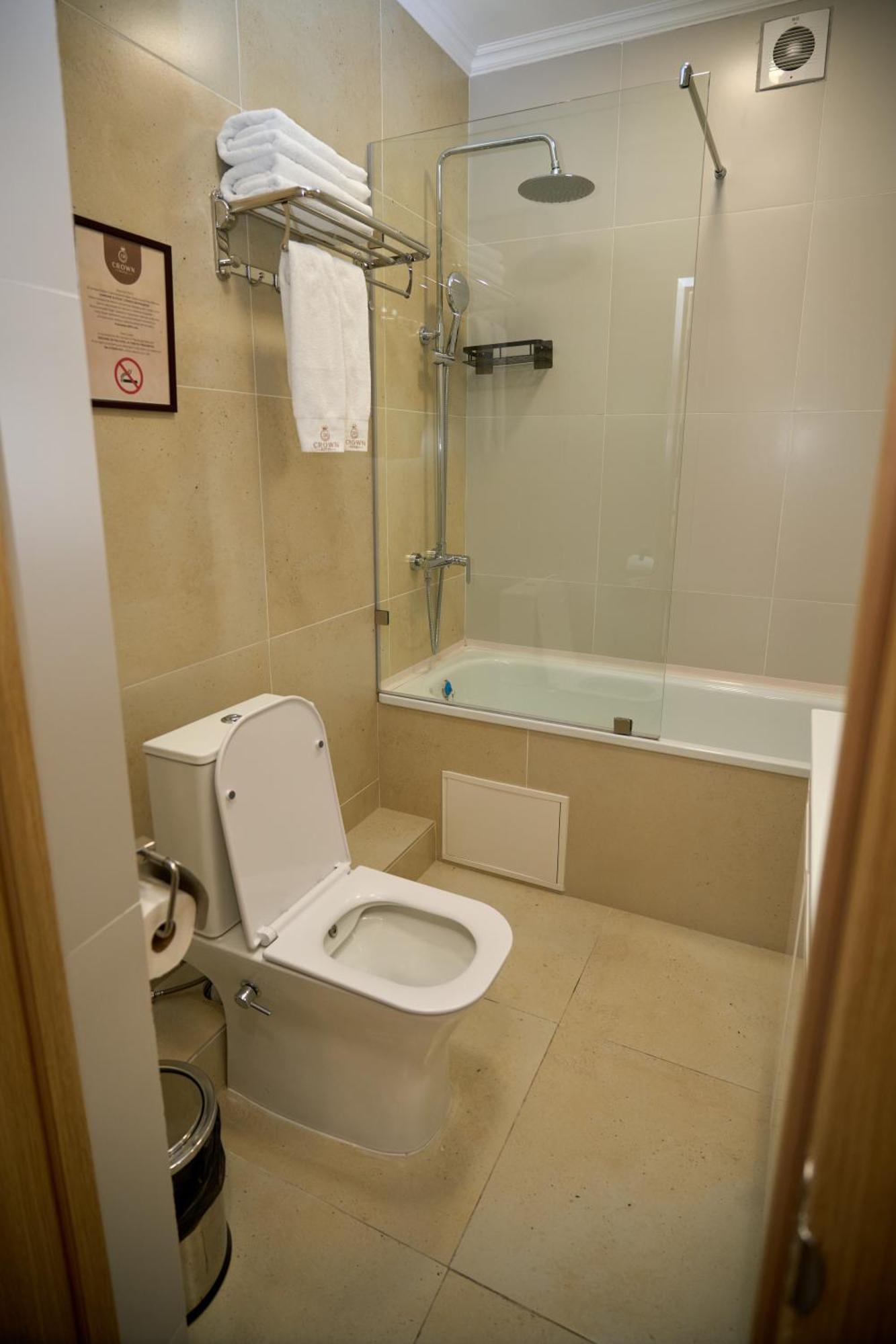 Crown Hotel Bishkek Ngoại thất bức ảnh
