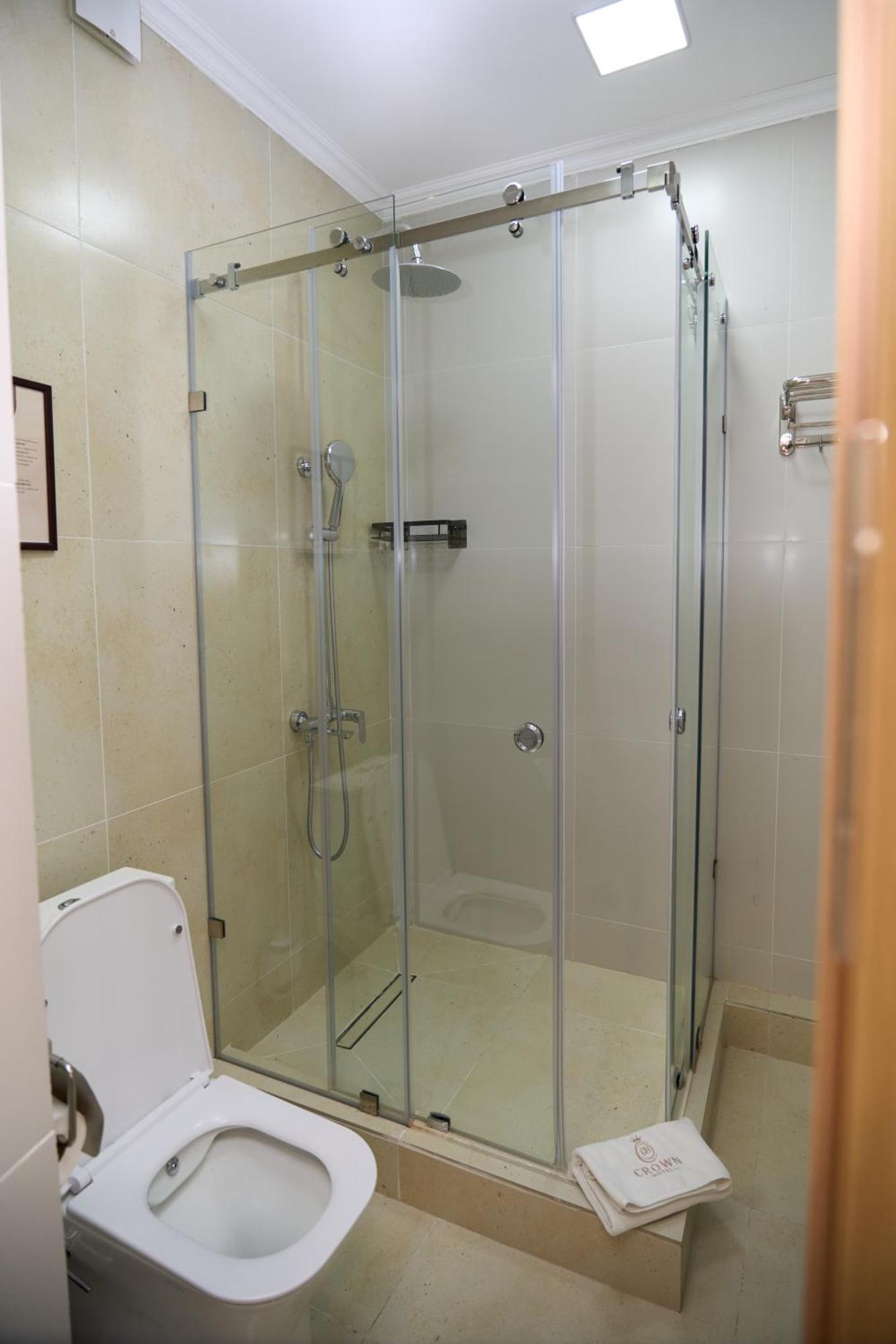 Crown Hotel Bishkek Ngoại thất bức ảnh