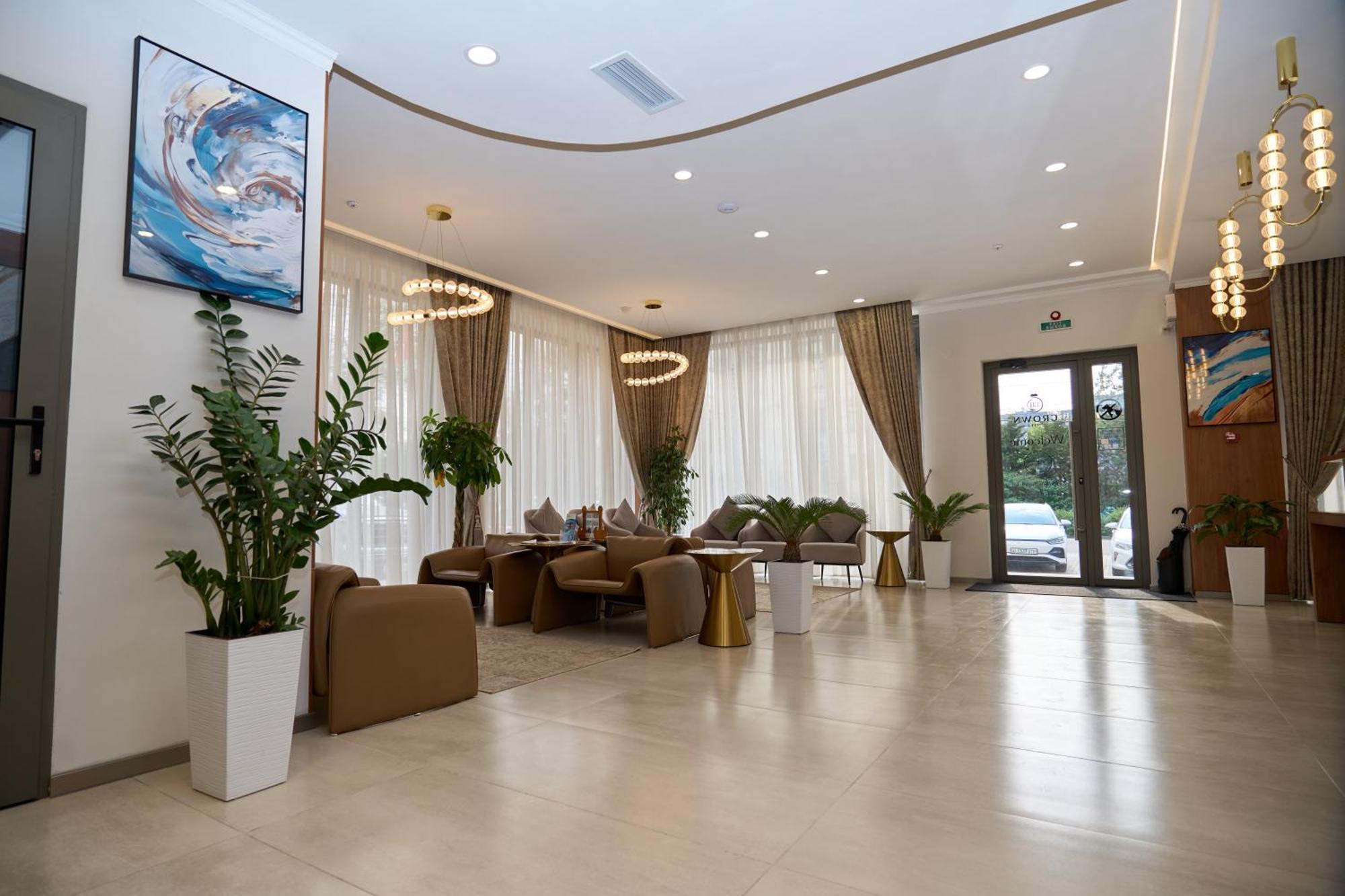 Crown Hotel Bishkek Ngoại thất bức ảnh