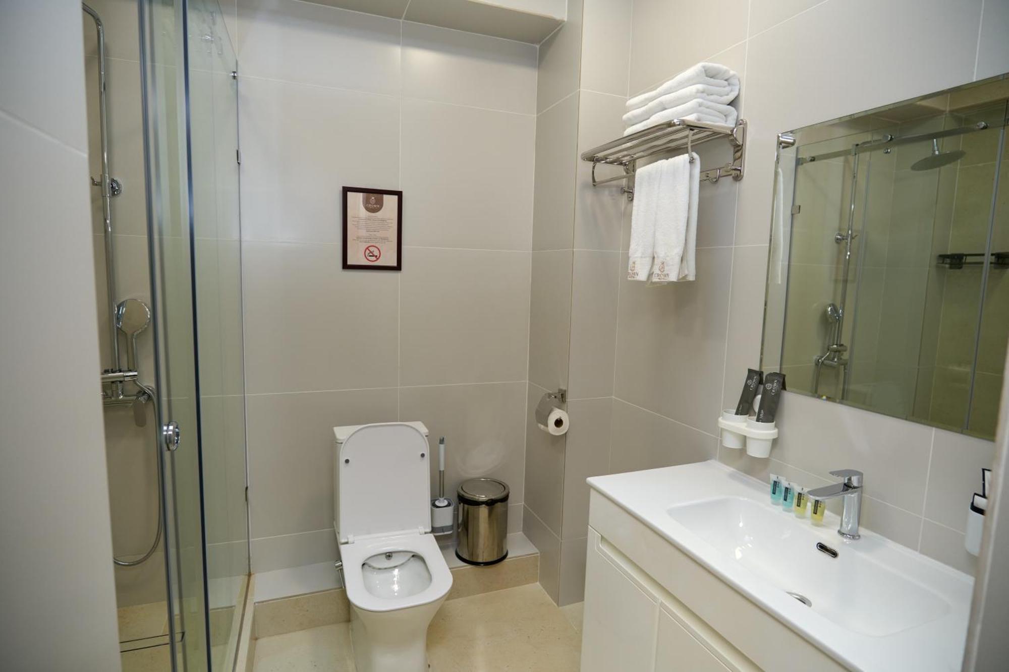 Crown Hotel Bishkek Ngoại thất bức ảnh